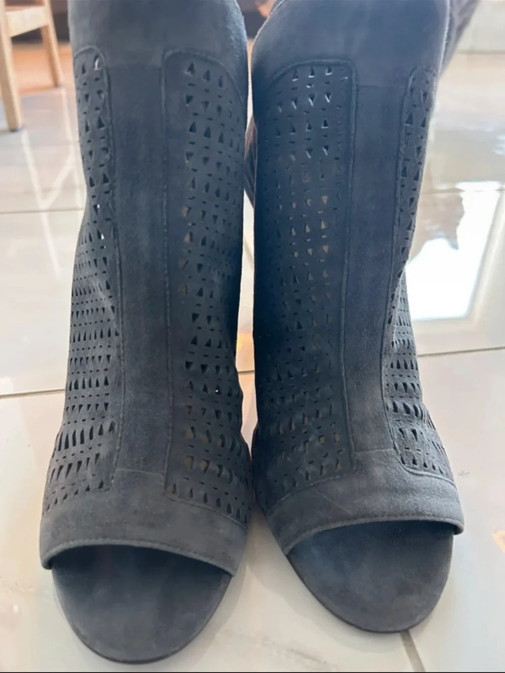 Vince Camuto suede peep